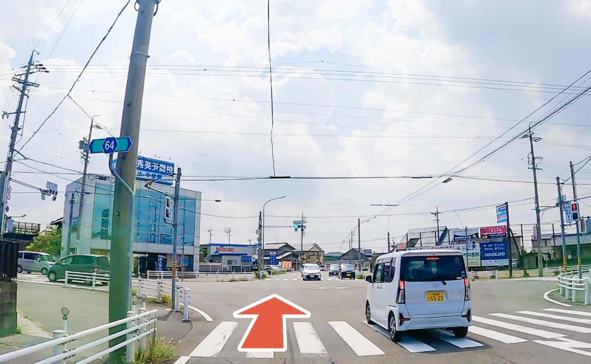 時之島交差点を南東方向に進みます。